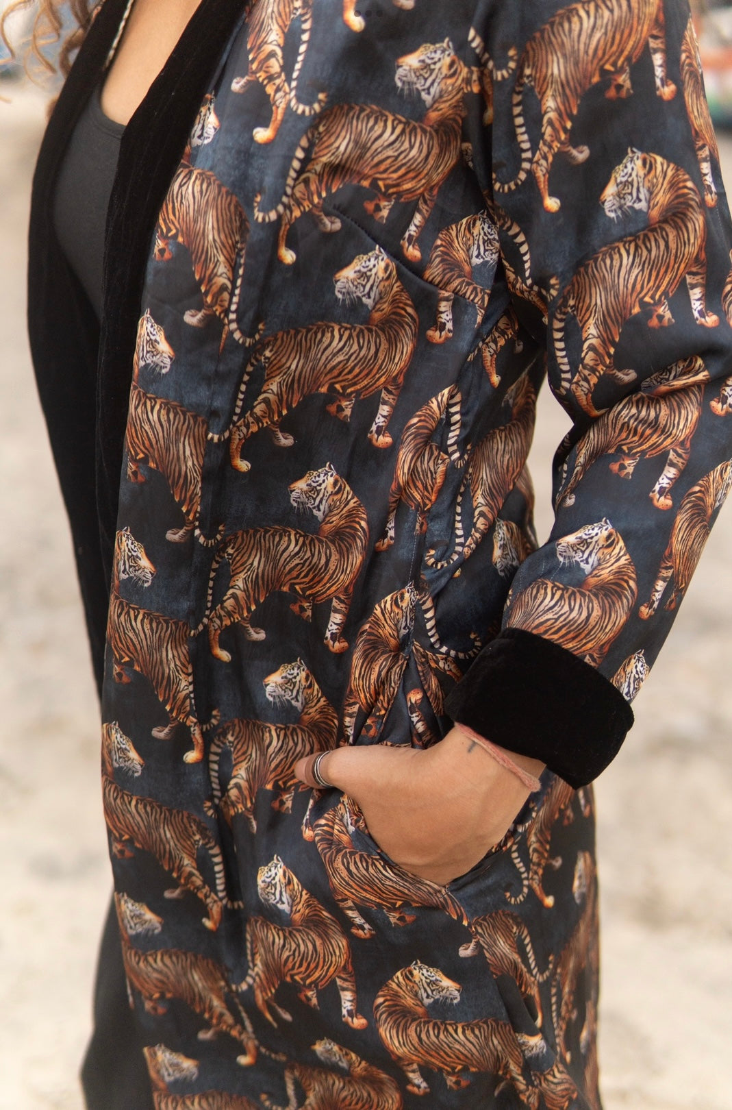 Kimono in Velluto - Black Tiger