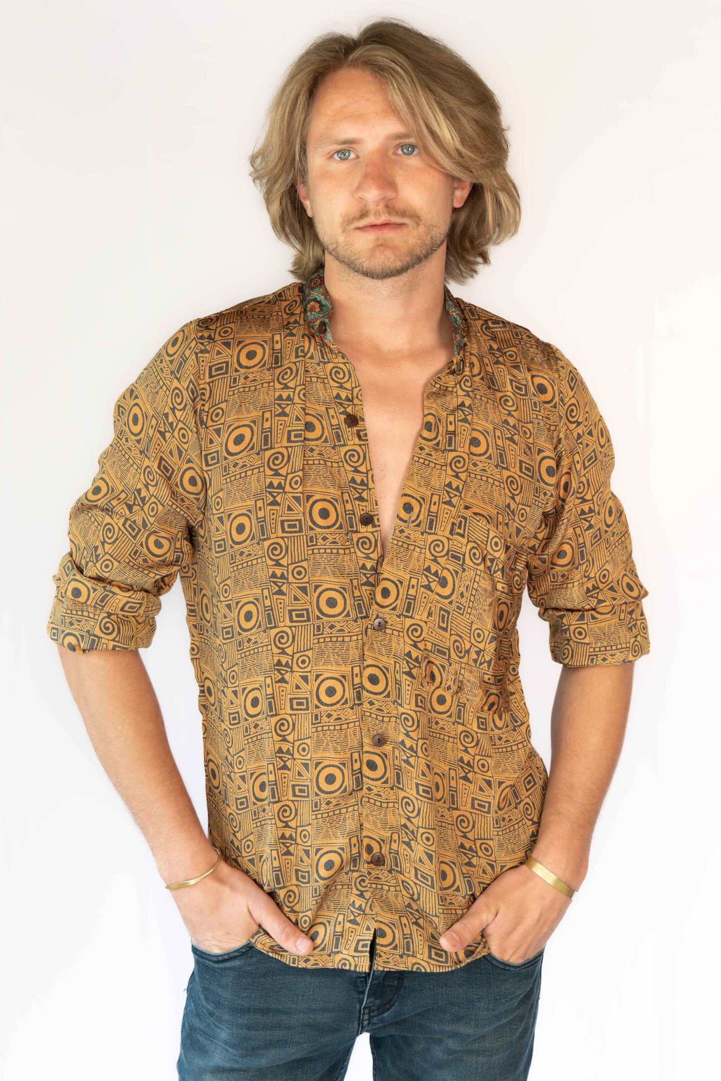 Camicia di seta indiana
