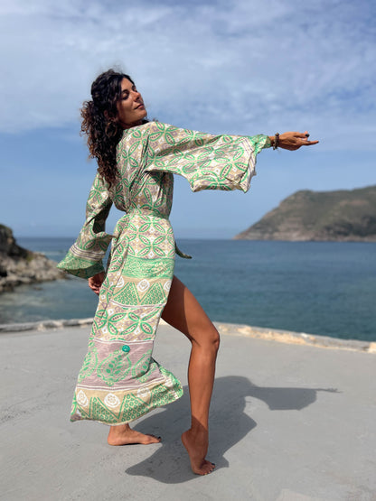 Kimono verde, oro e bianco